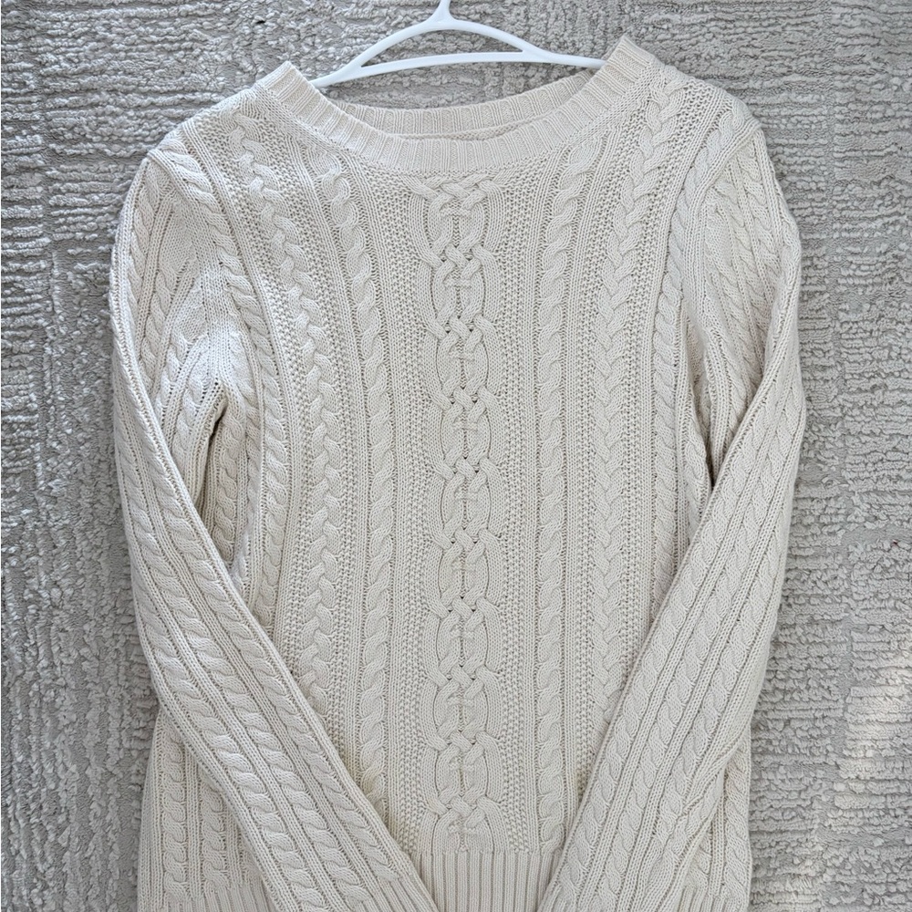 Classic Cable Knit Sweater in Cream